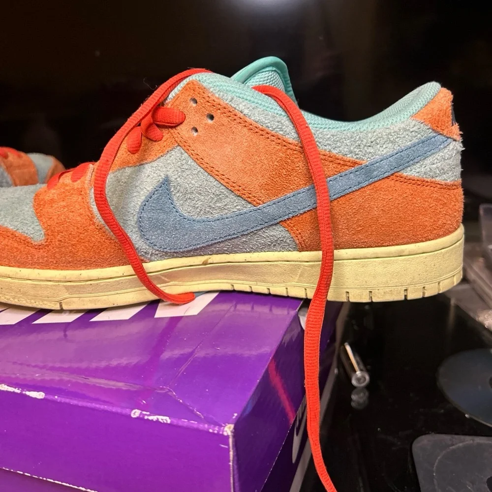 Size 13- NIKE DUNK SB LOW PRO ORANGE EMERALD RISE